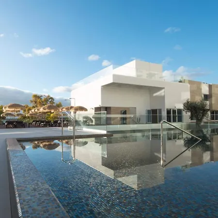 ホテル Alto Lido 4*